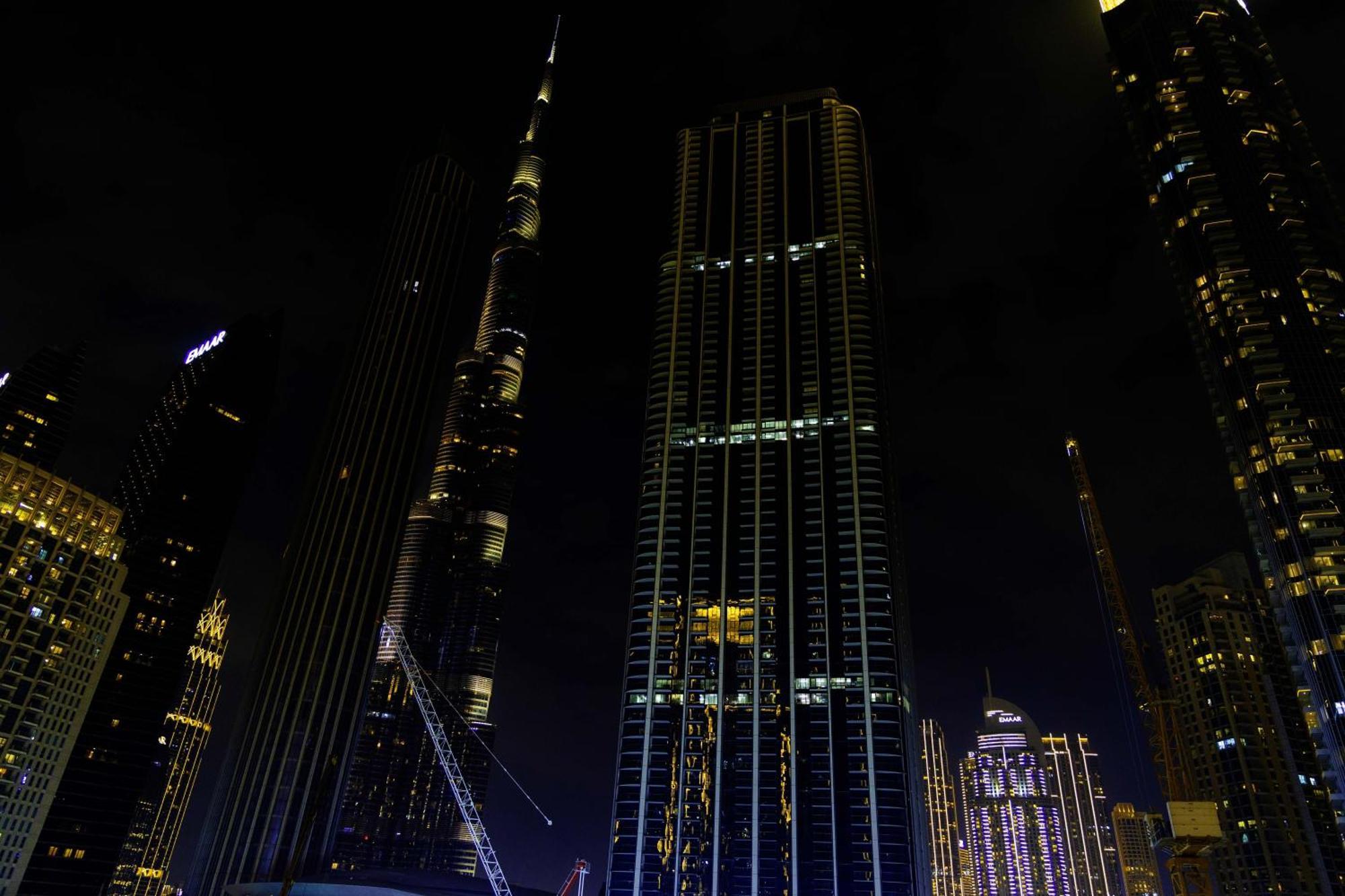 Appartamento Sleeps 6 Burj Views Steps From Dubai Mall Esterno foto