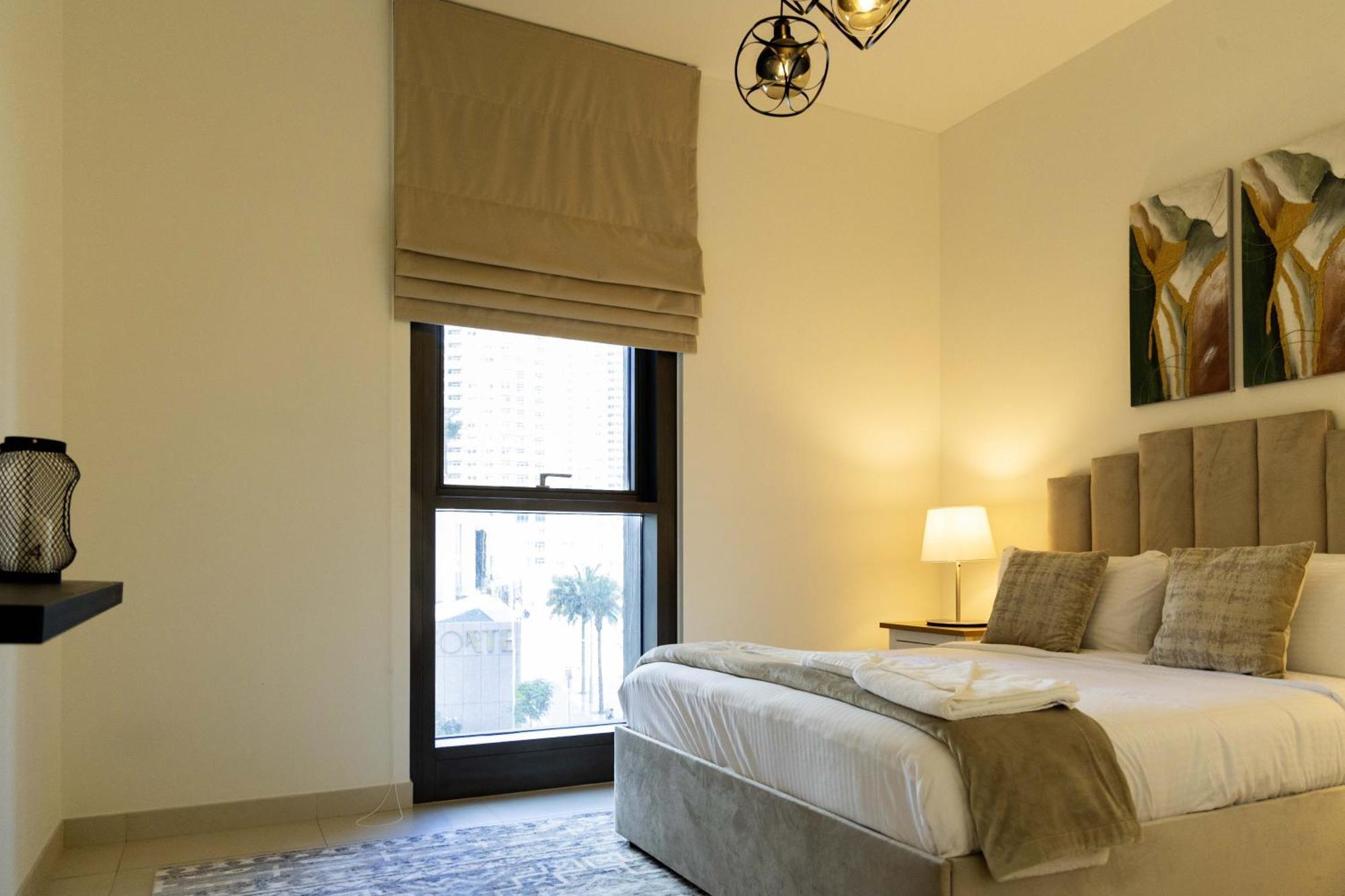 Appartamento Sleeps 6 Burj Views Steps From Dubai Mall Esterno foto